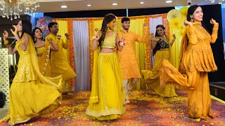 Haldi Dance Performance by Bride amp Brides Family  Le Gayi  Rock N Roll Soniyo  Kabira  2022 [upl. by Vinnie]