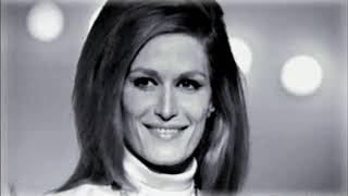 Dalida Quelli erano giorni Le temps des fleurs  Dalida officiel [upl. by Aranat]