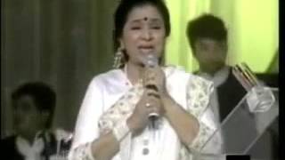 Asha Bhosle  Kal Aaj aur Kal Eternal Asha 2000 LIve [upl. by Pall]