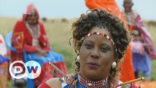 Beads tell stories of Maasai culture in Kenya  DW English [upl. by Oderfigis]